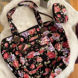 Floral purse With matching Wristlet